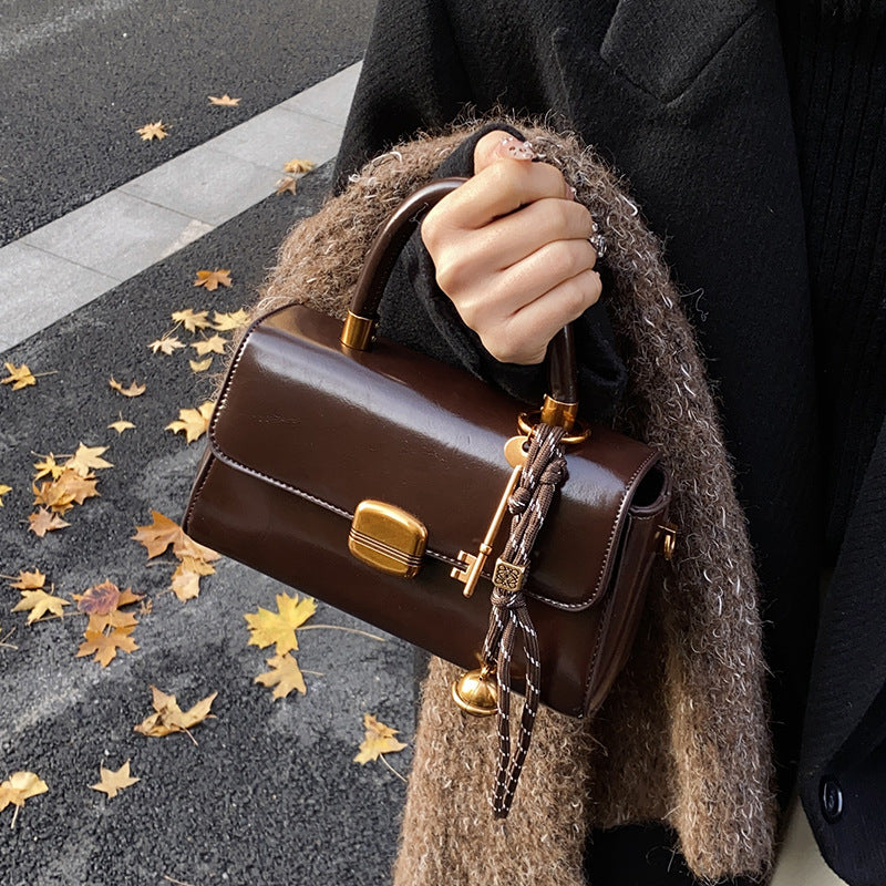 South Korea High-end Retro Bag Women's 2024 New Autumn And Winter All-match Crossbody Bag Fashionable Portable Small Square Bag Trendy